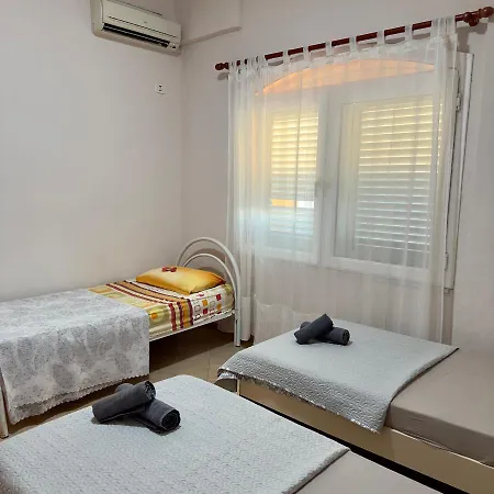 Seaview 2 Apartment *